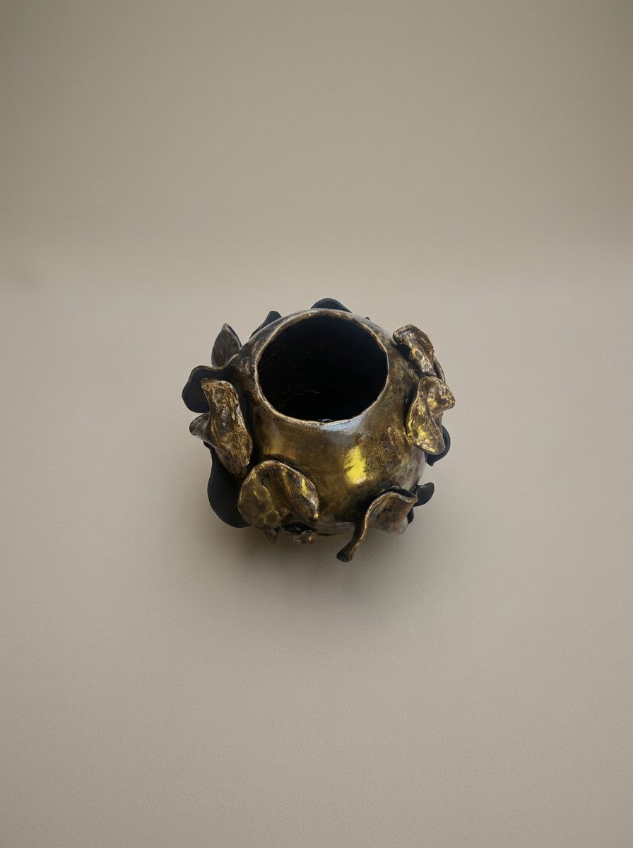 Vaso Barro Preto com nenúfares